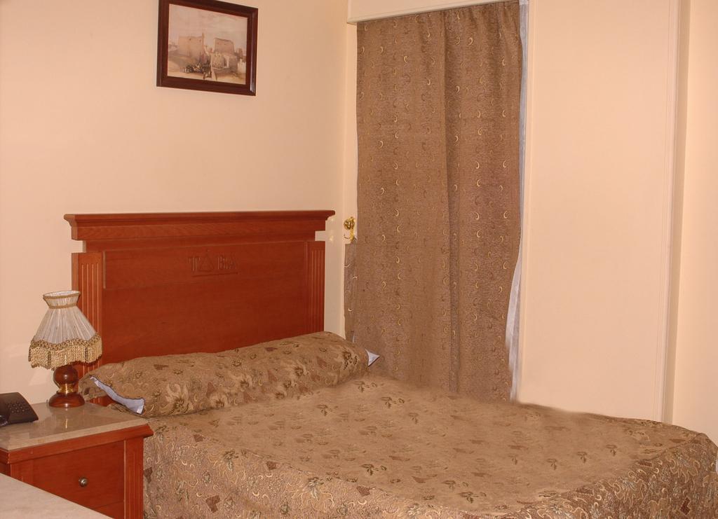 Giza Tiba Pyramids Hotel חדר תמונה