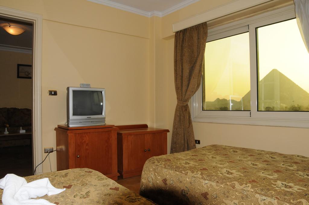Giza Tiba Pyramids Hotel מראה חיצוני תמונה