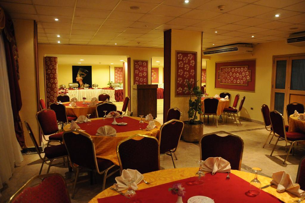 Giza Tiba Pyramids Hotel מראה חיצוני תמונה
