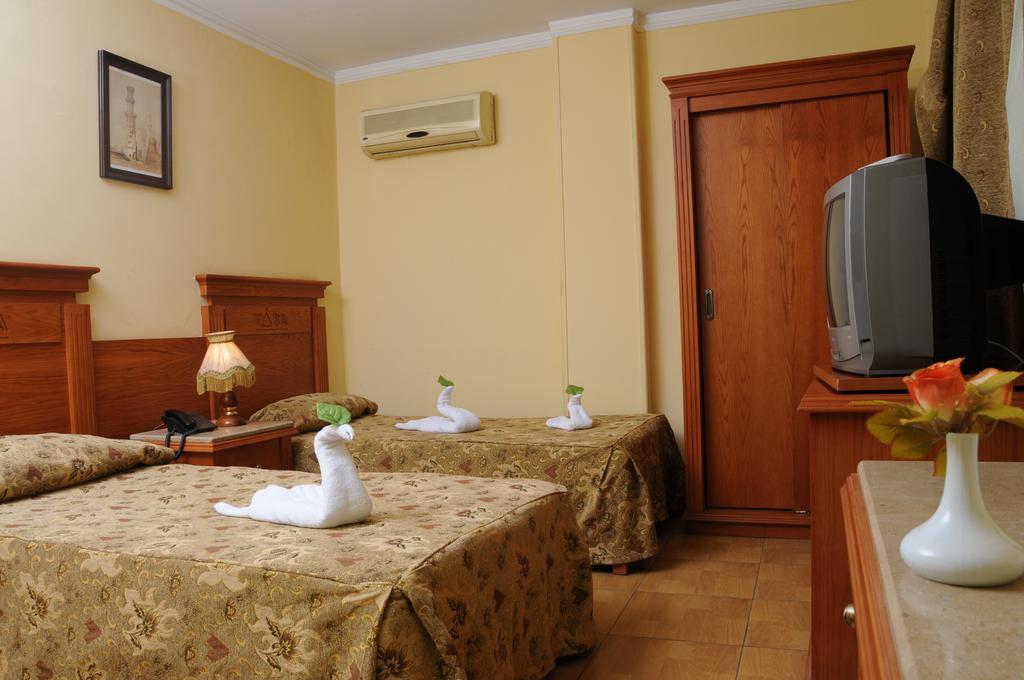 Giza Tiba Pyramids Hotel מראה חיצוני תמונה