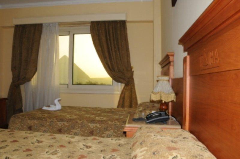 Giza Tiba Pyramids Hotel מראה חיצוני תמונה